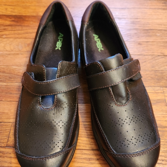 Apex Shoes - Apex Dark Brown Shoes Size 9